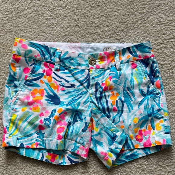 EUC Lilly Pulitzer Tropical Print Shorts - Picture 1 of 4
